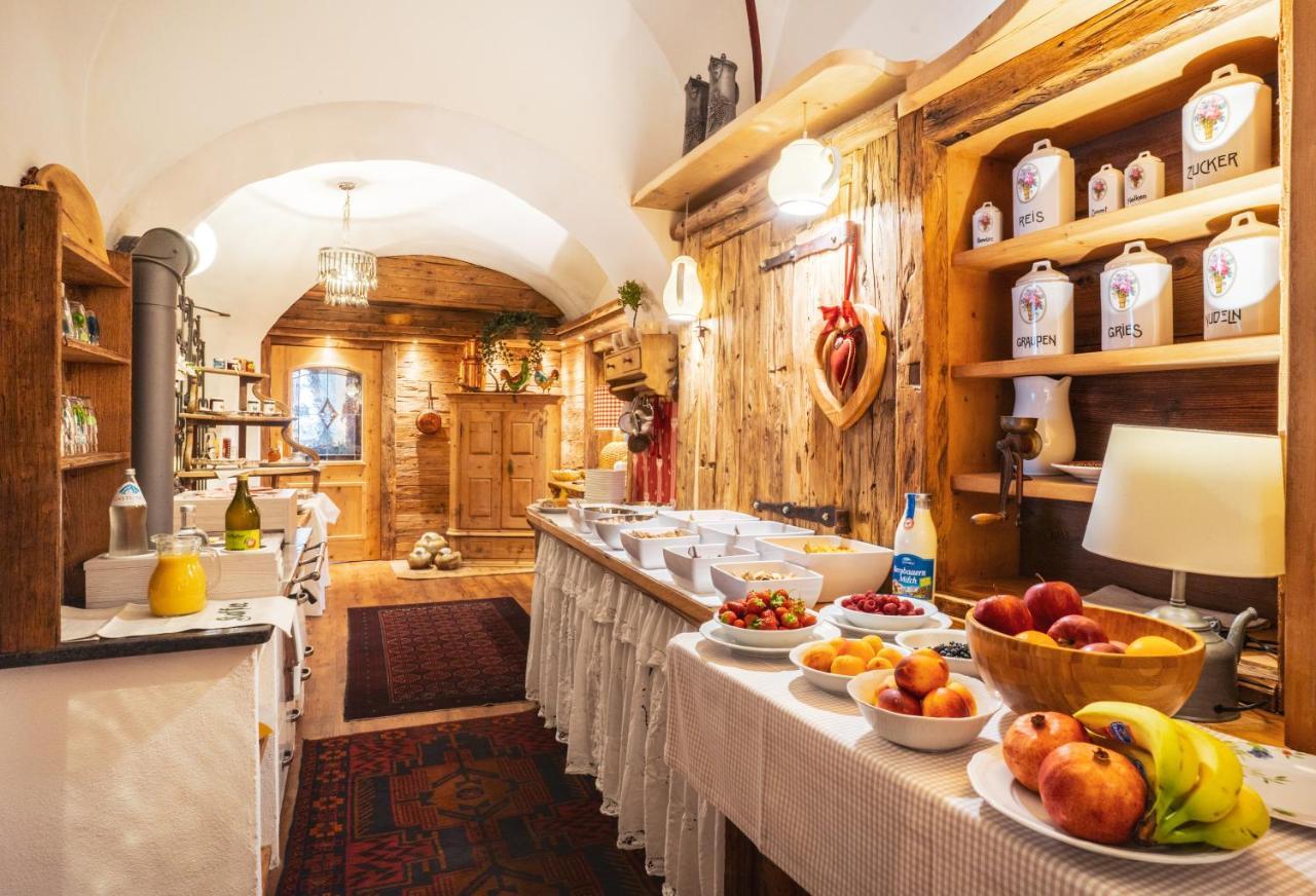 Hotel Gasthof Lamm Matrei am Brenner Esterno foto